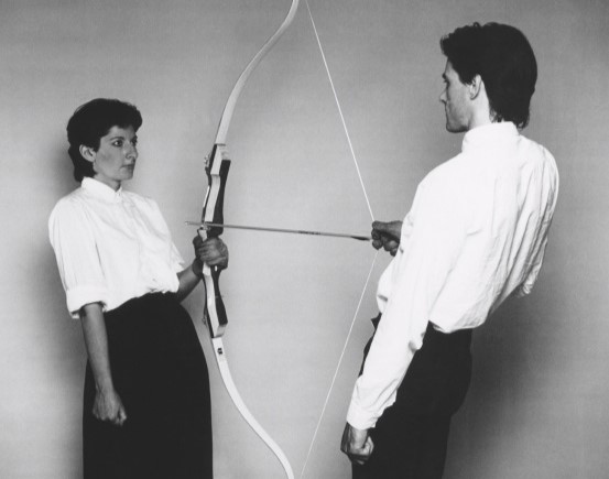 ¿Qué hacer ‘En caso de amor’? Guardar el arma en el cinto y estar en&nbsp;guardia